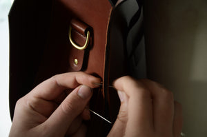CASE™ MESSENGER BAG